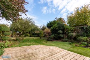 Garden/decking- click for photo gallery